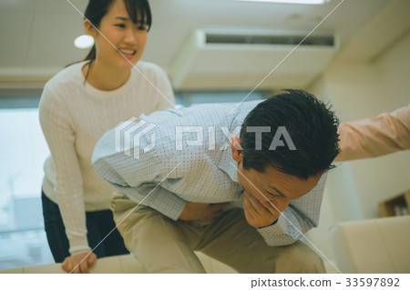 嘔吐 呼氣 患者 33597892
