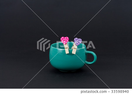 love sign clip on cup of coffee 33598940