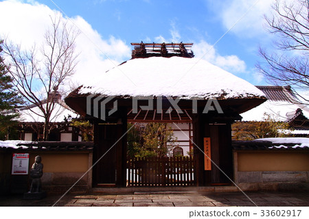 Shunko-in in winter (Kyoto Higashiyama Ward) 33602917