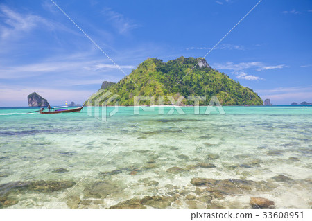 beach with stones 33608951