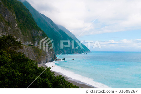 Qingshui Cliff between Hualien and Yilan, Taiwan 33609267