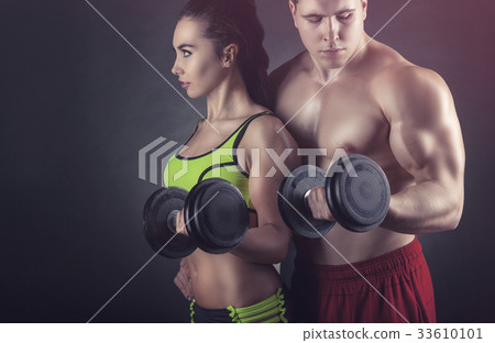 Fitness couple 33610101