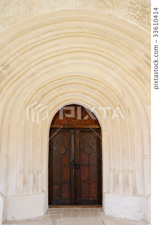 Background of ancient entrance to the castle 33610414