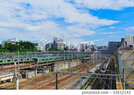 Train to and from the Limited Express Super Hitachi Train to and from the Limited Express Super Hitachi 33612142
