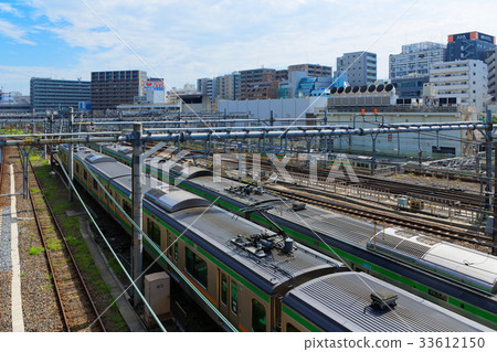 I want to see the trains coming and going from the overpass in front of Ueno Station I want to see the trains coming and going from the overpass in front of Ueno Station 33612150
