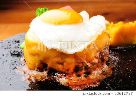 Cheese hamburger fried egg 33612757