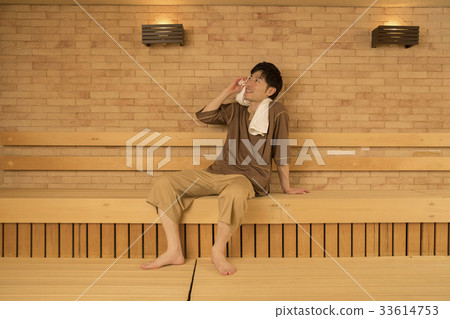 Men entering the sauna Sauna Men entering the sauna Sauna 33614753