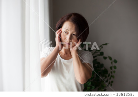 Toothache headache middle 33618583