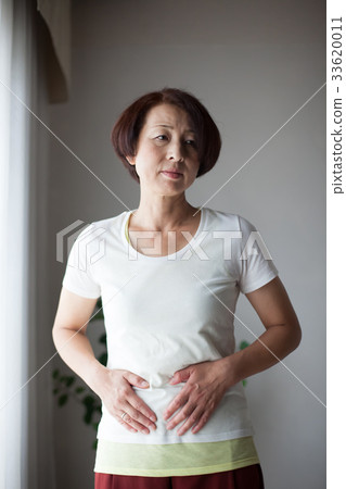 Stomachache natural light middle Stomachache natural light middle 33620011