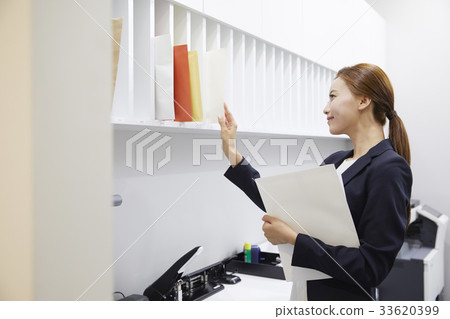 Business woman Business woman 33620399
