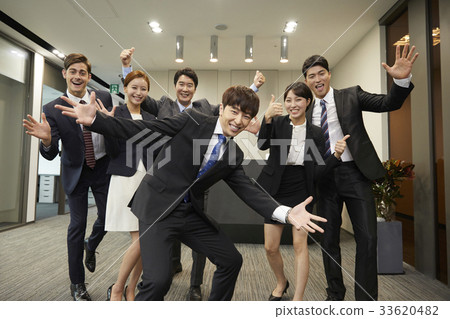 Businesswoman, business woman Businesswoman, business woman 33620482