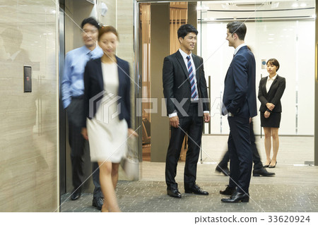 Businesswoman, business woman 33620924