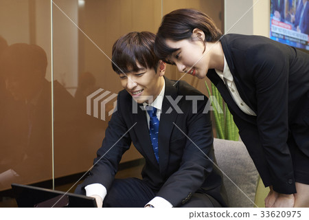 Businesswoman, business woman Businesswoman, business woman 33620975