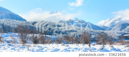 ski background with slopes, snow mountain peak 33621656