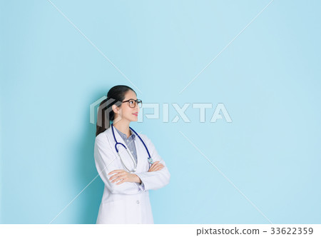 successful hospital doctor woman crossed hands 33622359
