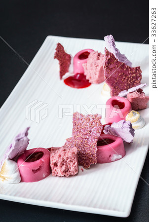 berry dessert berry dessert 33627263