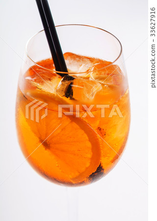 summer cocktail 33627916