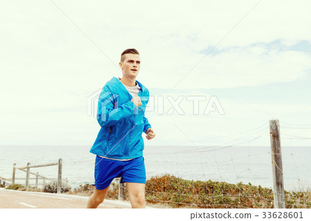 Healthy running man Healthy running man 33628601