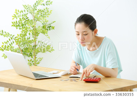 Middle female life plan 33630355