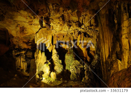 limestone cave limestone cave 33631179