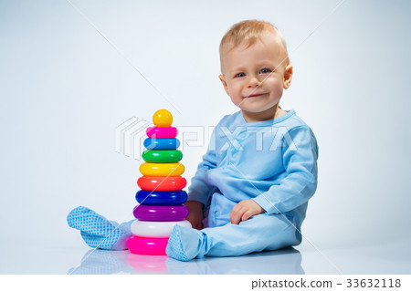 Eight month baby 33632118