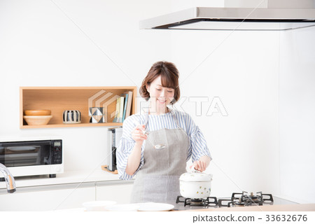 廚房的女人 廚房的女人 33632676