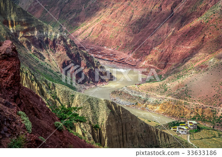 Mountain river valley in Yunnan 33633186