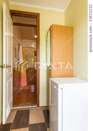 Corridor and Entrance to the Bathroom Corridor and Entrance to the Bathroom 33633232