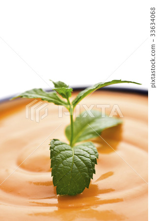 porra antequerana, tomato soup similar to gazpacho 33634068