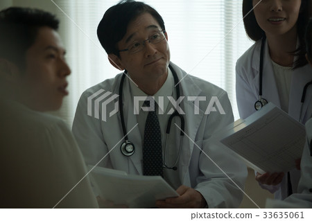 醫療團隊確認醫療政策 33635061