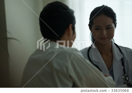 醫療團隊確認醫療政策 33635068