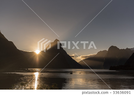 Milford sound, New zealand 33636091