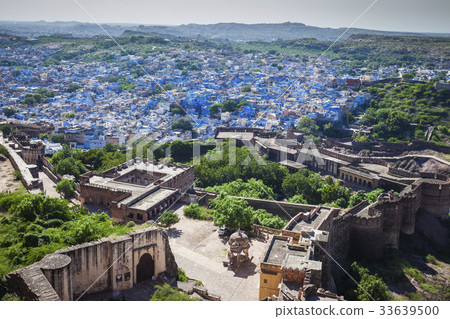 The blue city of Jodhpur with the Mehrangarh Fort. 33639500