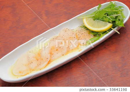 Carpaccio of scallops 33641198