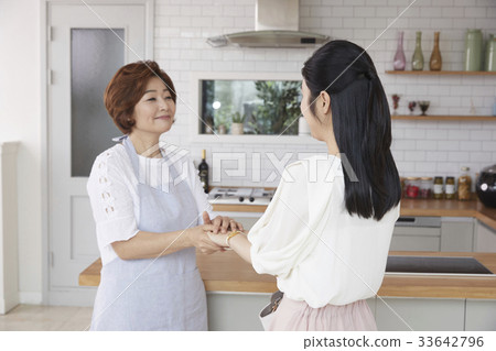 母親，女兒，母親和女兒 33642796