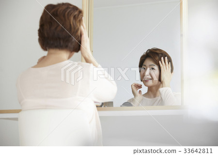 Mom, housewife, middle-aged Korean 33642811