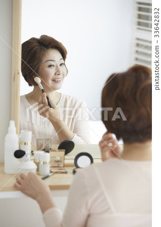 Mom, housewife, middle-aged Korean 33642832