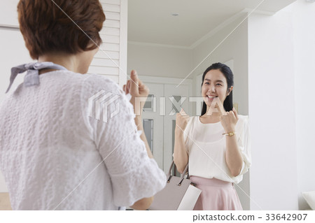 母親，女兒，母親和女兒 33642907