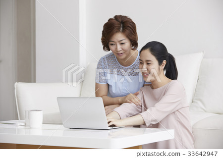 母親,女兒,母親和女兒 母親,女兒,母親和女兒 33642947