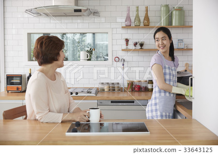 母親，女兒，母親和女兒 33643125