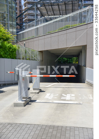 地下停車場入口 33644298