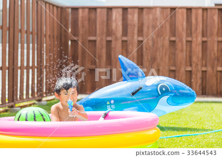 Garden pool lawn boy water play Garden pool lawn boy water play 33644543