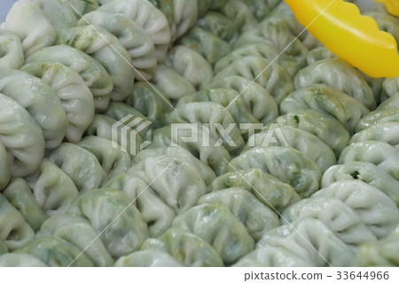 fried garlic chives dumpling 33644966