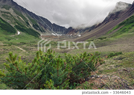 Summer view of mountain circus Kamchatka Peninsula Summer view of mountain circus Kamchatka Peninsula 33646043