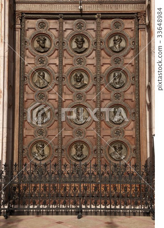 Castle St. Kitts' Cathedral, Budapest, Hungary 33648984