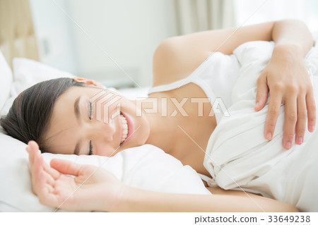 Asian women sleep she would wake up in the morning 33649238