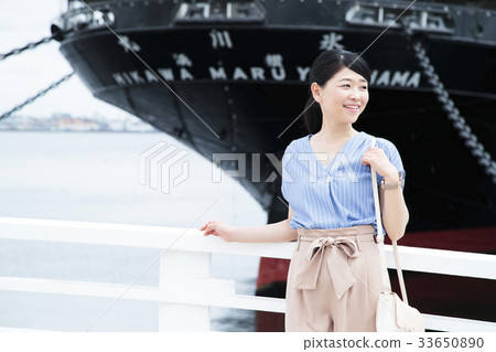 Woman travel yokohama short trip 33650890