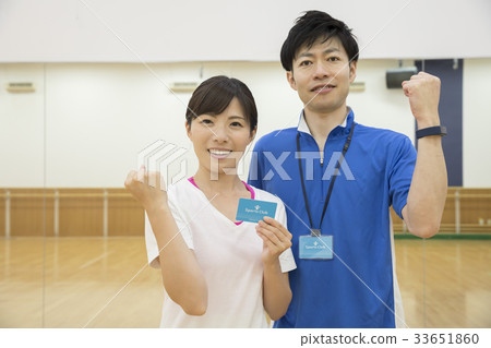 猜測女性成員和男性教練 猜測女性成員和男性教練 33651860