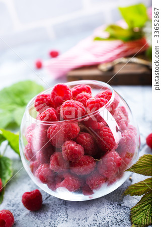 fresh raspberry fresh raspberry 33652867