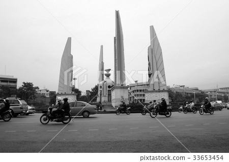 Democracy monument at Bangkok, Thailand 33653454